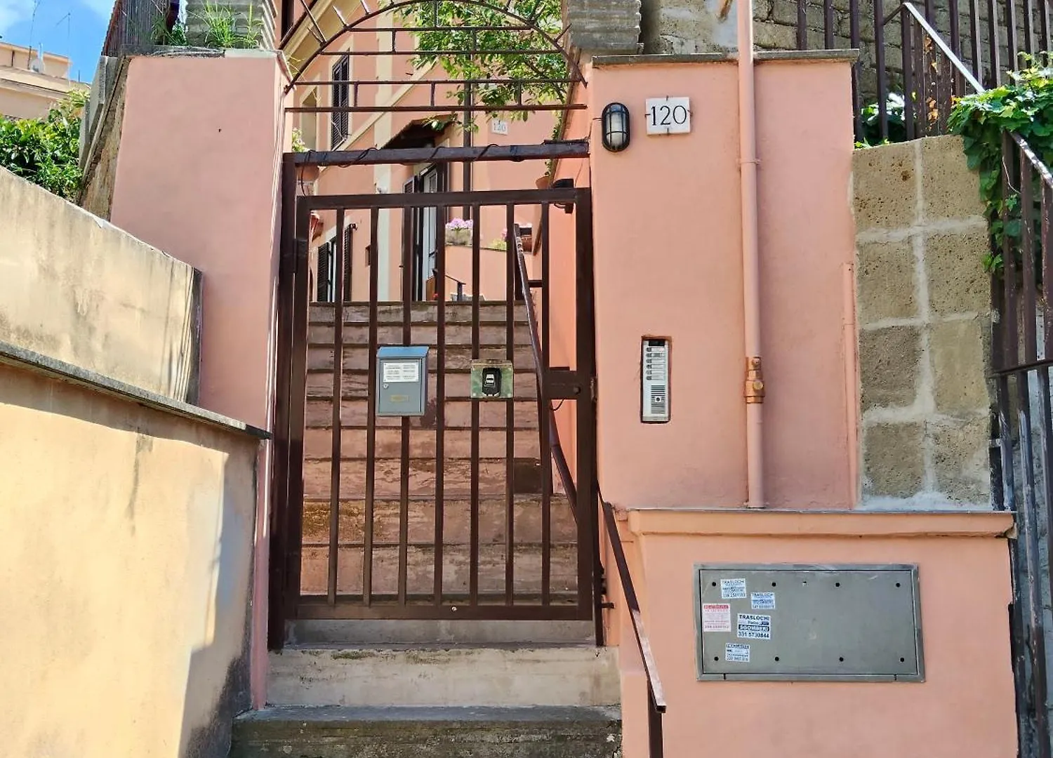 Apartment Ferienwohnung Piramide Gold Rom